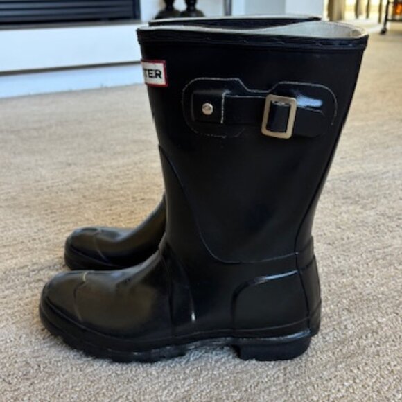 Hunter Women's Rain Boots in Great Condition - Picture 1 of 9